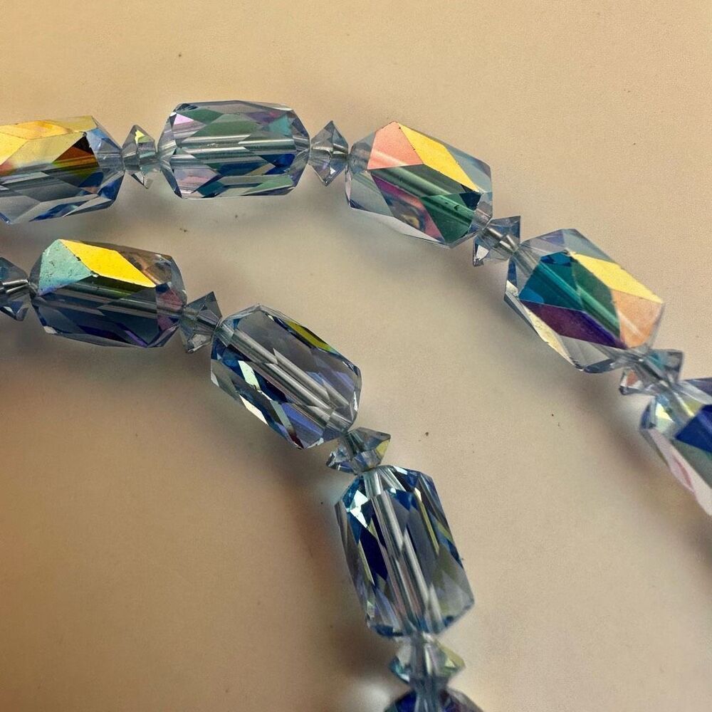 blue aurora borealis crystal vintage necklace - Picture 5 of 11